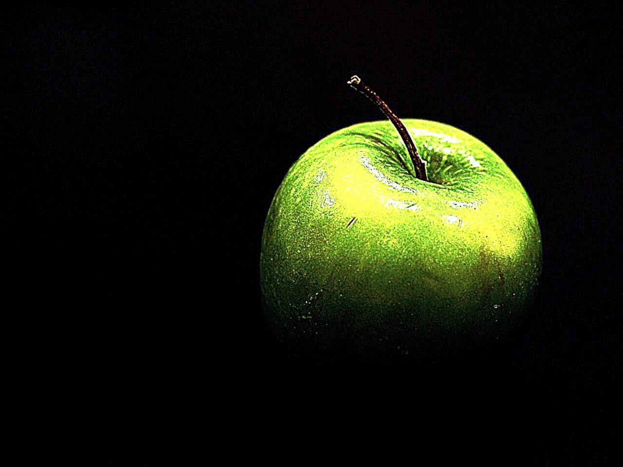 apple-7379992_1280